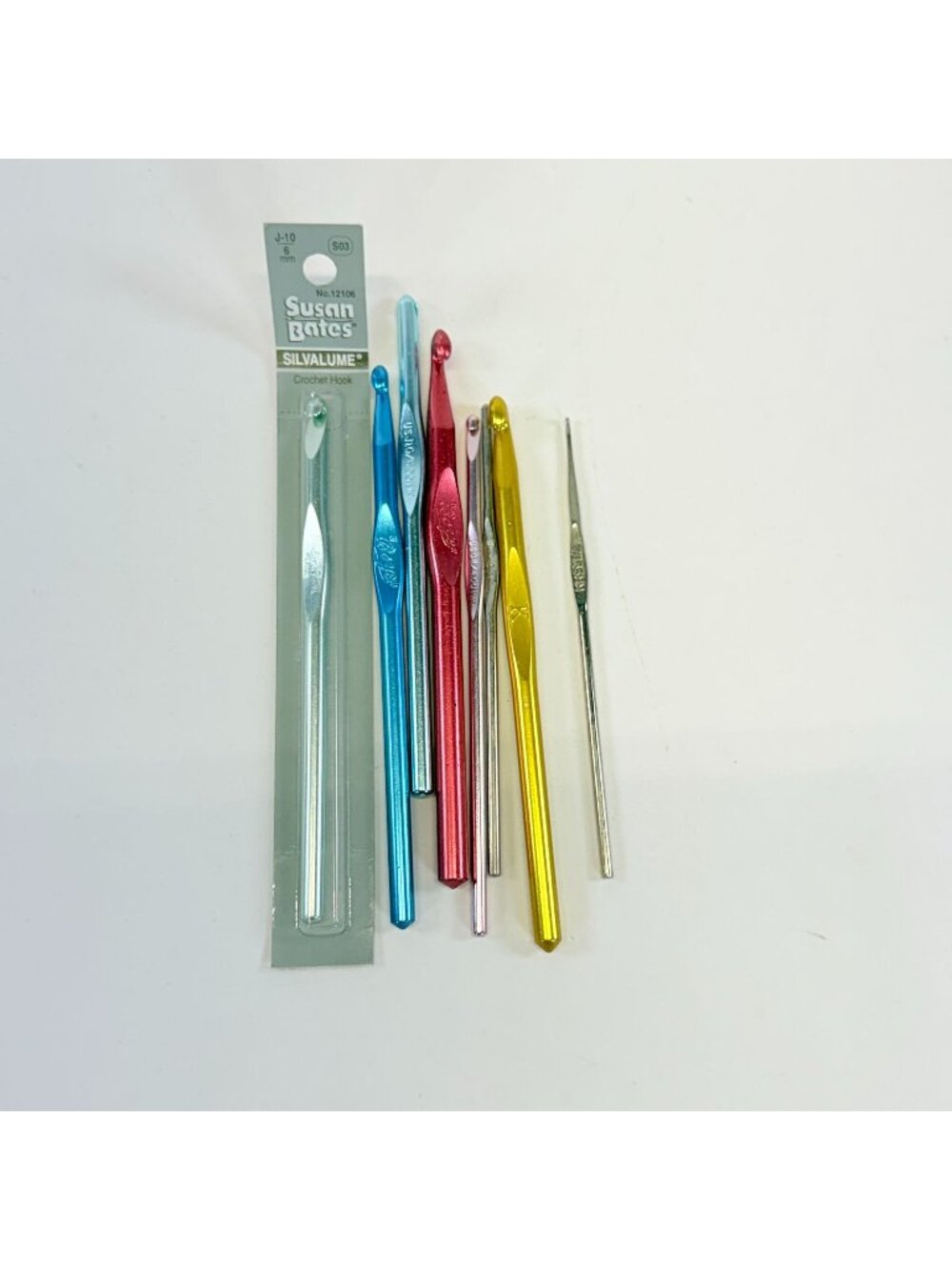 Susan Bates Silvalume Aluminum 7 Crochet Hooks Assorted Sizes & Colors